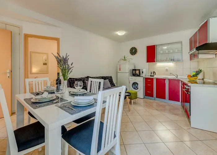 Abazur Apartment