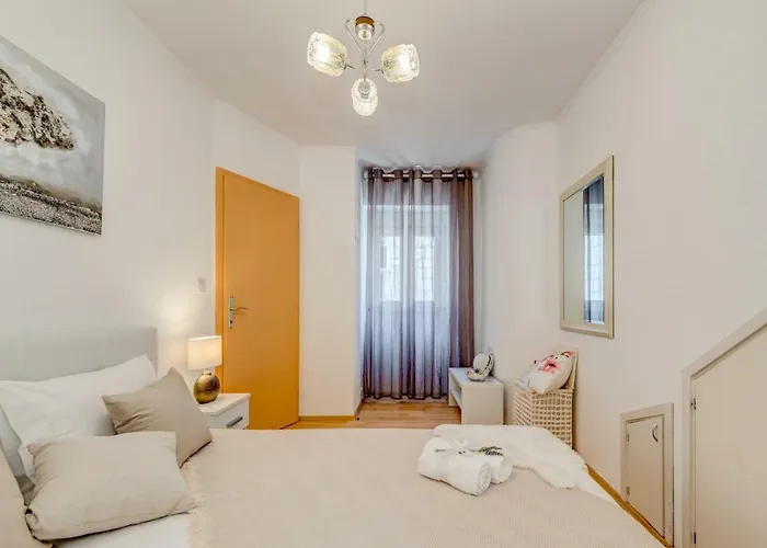 Apartment Abazur