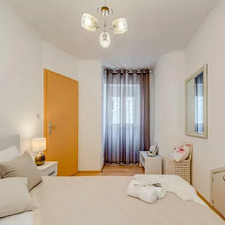 Apartament Abazur